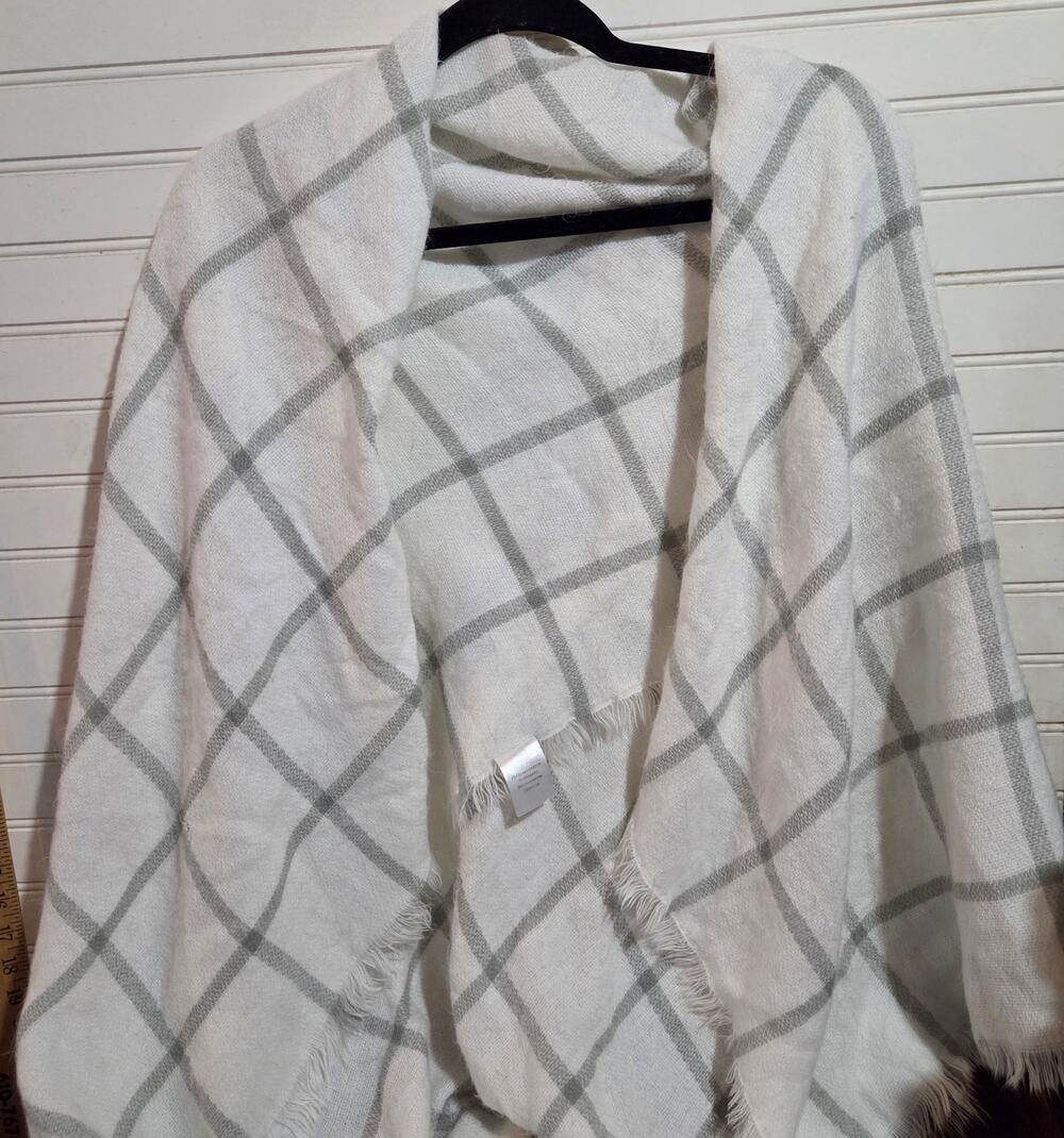 Accessory Depot Windowpane Plaid Open Front Cape Wrap Shawl Ruana White Grey OSF